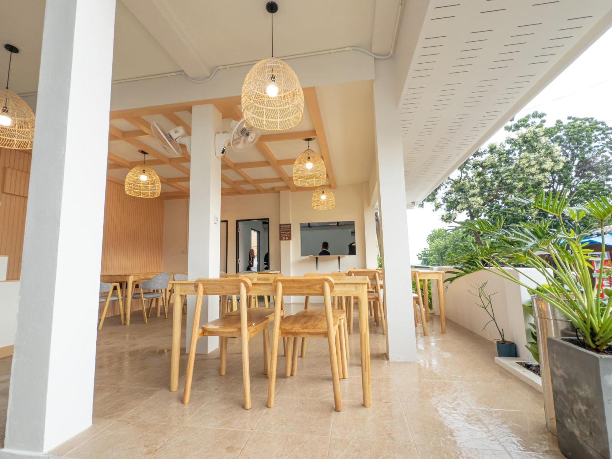The Seathru Koh Larn Hotel Pattaya Buitenkant foto